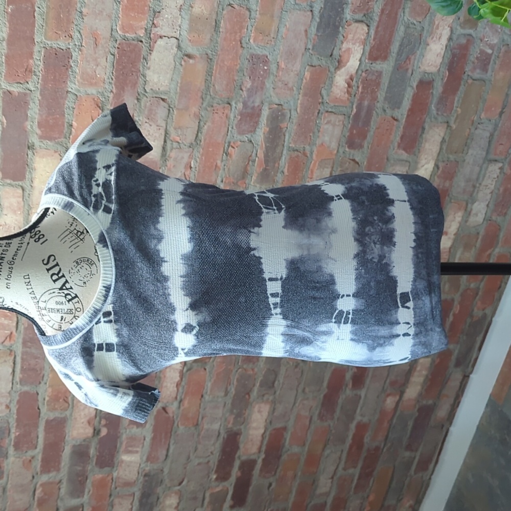 Lulu workout tie-dyed shirt.